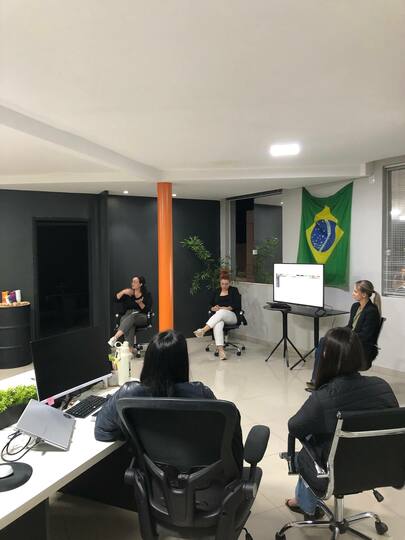 Acadêmicos de Marketing realizam visita técnica à Brasa Marketing